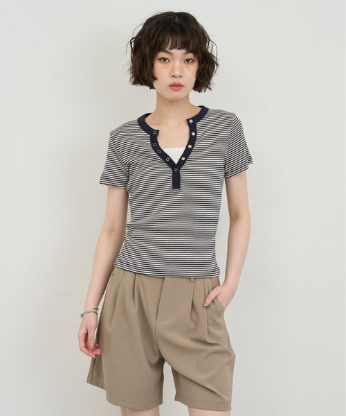 NUJOH(ヌゾ)の「Snap Henley Border Tee / スナップヘンリーボーダーT(Tシャツ/カットソー・レディース・ネイビー/レッド・FREE)」の3枚目の写真