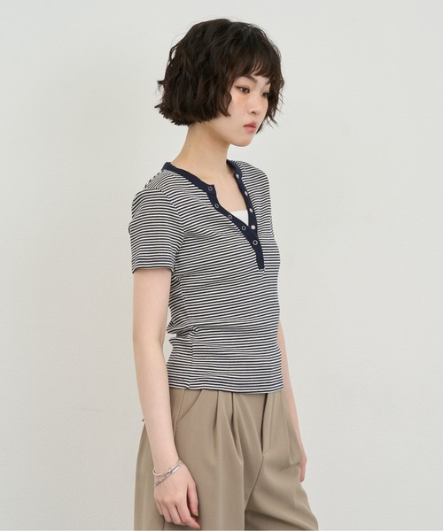 NUJOH(ヌゾ)の「Snap Henley Border Tee / スナップヘンリーボーダーT(Tシャツ/カットソー・レディース・ネイビー/レッド・FREE)」の6枚目の写真
