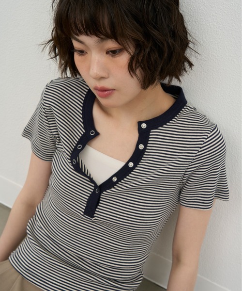 NUJOH(ヌゾ)の「Snap Henley Border Tee / スナップヘンリーボーダーT(Tシャツ/カットソー・レディース・ネイビー/レッド・FREE)」の19枚目の写真