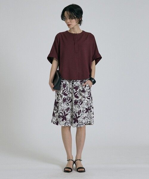 qualite(カリテ)の「【大人のショート丈】ボタニカルプリントショートパンツ 春服 夏服 リゾート(その他パンツ・レディース・ワイン・36/38)」の10枚目の写真