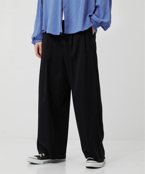 PUBLIC TOKYO(パブリックトウキョウ)の「【残りわずか】サテンフィブリルイージースラックス /ワイド/ルーズ/夏服/タック/キュプラ/吸湿性(スラックス・メンズ・ダークブラウン/ブラック・2/1)」の18枚目の写真
