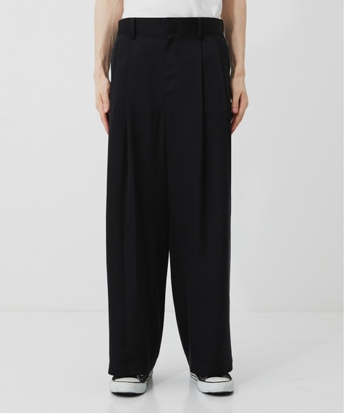 PUBLIC TOKYO(パブリックトウキョウ)の「【残りわずか】サテンフィブリルイージースラックス /ワイド/ルーズ/夏服/タック/キュプラ/吸湿性(スラックス・メンズ・ダークブラウン/ブラック・2/1)」の19枚目の写真