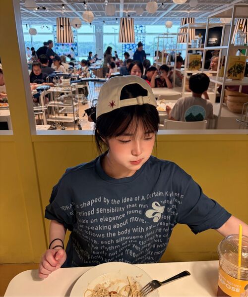 UPDRAFT（アップドラフト）の「Updraft Oversized Artwork T-shirts [Blue]（Tシャツ/カットソー・レディース・その他・FREE）」の3枚目の写真