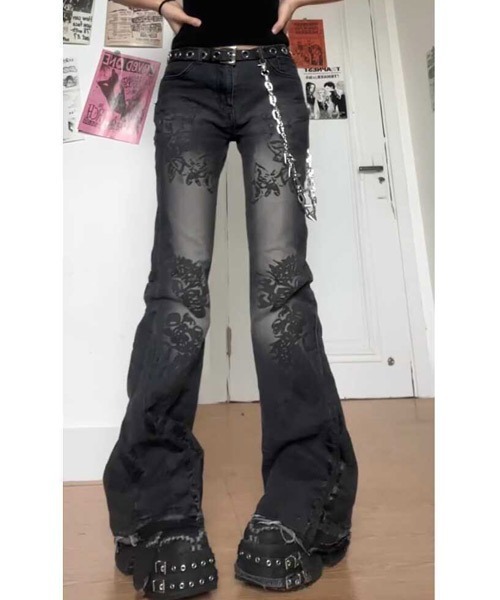 Ressaca(レサーカ)の「ローライズバタフライフレアデニムパンツ(デニムパンツ・レディース・ブラック・L/S/M)」の14枚目の写真