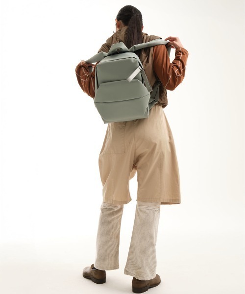 Cote&Ciel（コートエシエル）の「【cote&ciel/コートエシエル】 Sava S Sleek Sage Green（バックパック/リュック・メンズ・セージグリーン・FREE）」の13枚目の写真