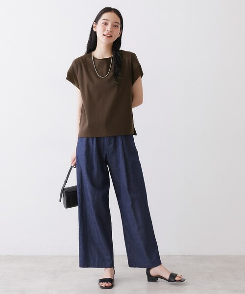 Dessin（デッサン）の「【UVカット/接触冷感】美光沢カットソー（Tシャツ/カットソー・レディース・ライトイエロー系/ブラウン系その他/ブラック/ホワイト系・03/02/01/00）」の5枚目の写真