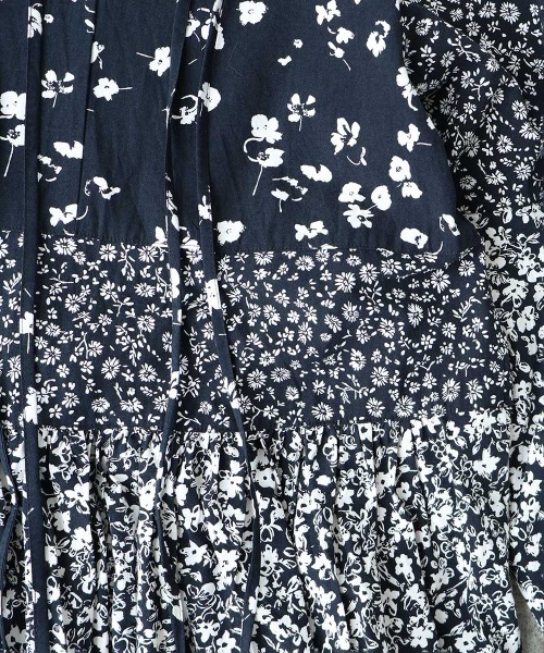 yuni(ユニ )の「floral print swithing one-piece(ワンピース・レディース・ダークネイビー/ネイビー・FREE)」の12枚目の写真