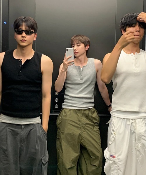 NOWLE（ノウル）の「【NOWLE】タイトフィット ヘンリーネック リブ タンクトップ / ストレッチフィット ノースリーブ インナー（タンクトップ・メンズ・グレー/ホワイト/ブラック・X-LARGE/LARGE/MEDIUM）」の20枚目の写真