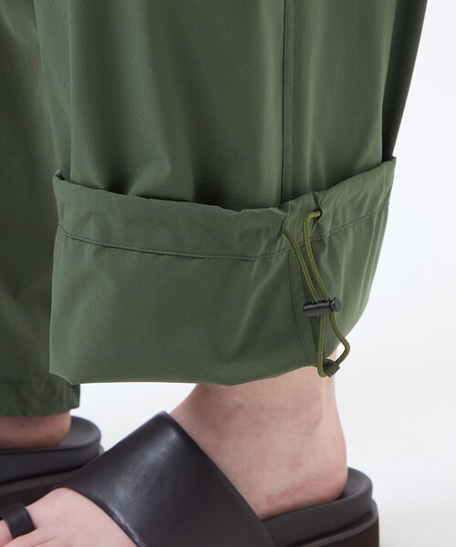 MACKINTOSH PHILOSOPHY(マッキントッシュ フィロソフィー)の「レインパラシュートパンツ(その他パンツ・レディース・カーキ/オフホワイト/ブラック・36/38)」の5枚目の写真