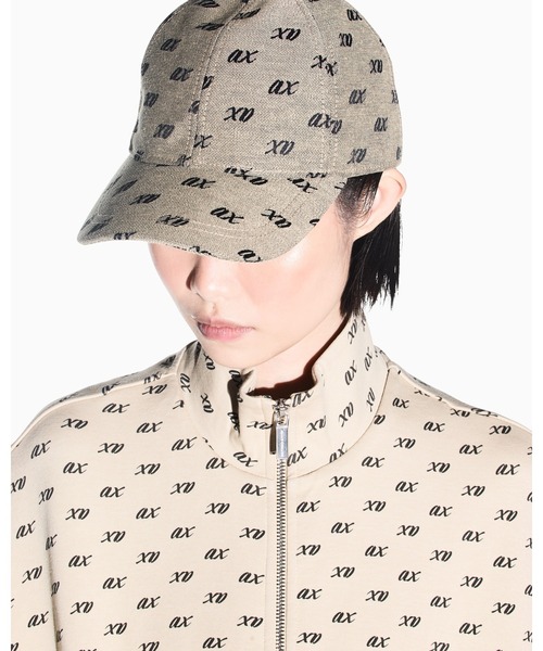 ARMANI EXCHANGE(アルマーニエクスチェンジ)の「【A|X アルマーニ エクスチェンジ】<オンライン限定>オールオーバージャカードロゴ パネルキャップ(キャップ・レディース・ベージュ・FREE)」の3枚目の写真
