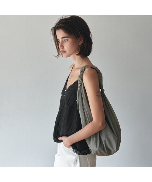 VANONE ATELIER(バノンアトリエ)の「B3022 スフレバッグ_グレー(ショルダーバッグ・レディース・ライトグレー・ONE)」の1枚目の写真