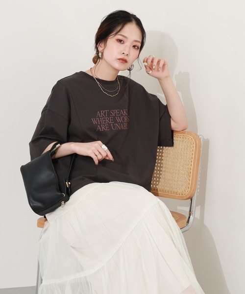 hunch(ハンチ)の「hunch アシメデザインカットソー 半袖(Tシャツ/カットソー・レディース・オフホワイト/レッド/チャコール・FREE)」の4枚目の写真