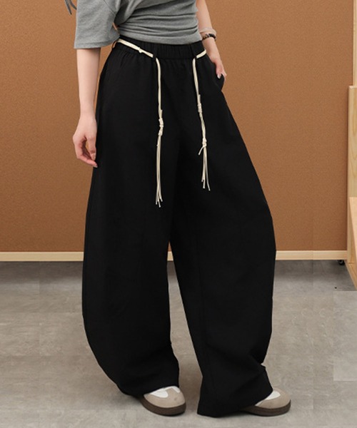 GLAMOROUS JANE(グラマラスジェーン)の「ベルト付きナイロンパンツ(その他パンツ・レディース・カーキ/ブラック・M/L)」の9枚目の写真