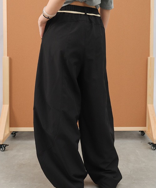 GLAMOROUS JANE(グラマラスジェーン)の「ベルト付きナイロンパンツ(その他パンツ・レディース・カーキ/ブラック・M/L)」の10枚目の写真