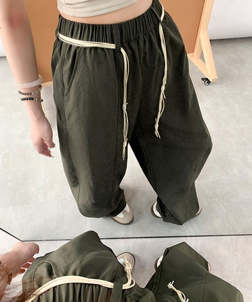 GLAMOROUS JANE(グラマラスジェーン)の「ベルト付きナイロンパンツ(その他パンツ・レディース・カーキ/ブラック・M/L)」の7枚目の写真