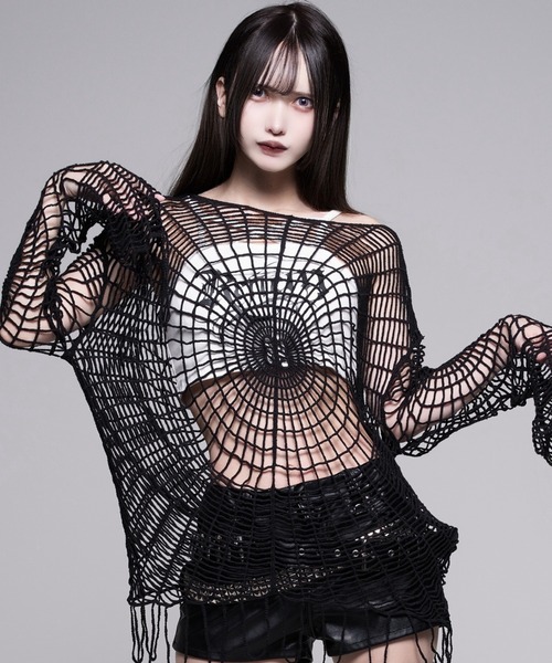 REFLEM(レフレム)の「『REFLEM/レフレム』キャミソール付きスパイダーメッシュニット(その他トップス・レディース・ブラック×ホワイト/ブラック・FREE)」の1枚目の写真