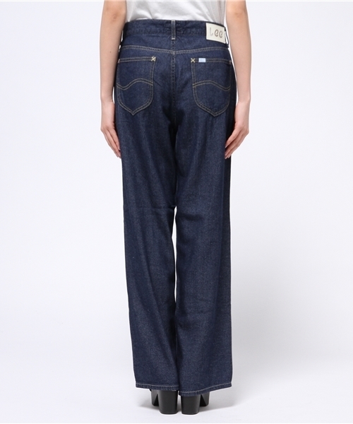 earth music&ecology（アースミュージックアンドエコロジー）の「【2016Spring】《Lee×earth》バギーパンツ（デニムパンツ・レディース・インディゴブルー/ライトインディゴブルー・SMALL/LARGE/MEDIUM）」の5枚目の写真