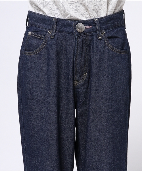 earth music&ecology（アースミュージックアンドエコロジー）の「【2016Spring】《Lee×earth》バギーパンツ（デニムパンツ・レディース・インディゴブルー/ライトインディゴブルー・SMALL/LARGE/MEDIUM）」の6枚目の写真