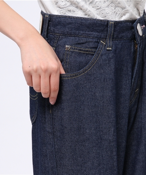 earth music&ecology（アースミュージックアンドエコロジー）の「【2016Spring】《Lee×earth》バギーパンツ（デニムパンツ・レディース・インディゴブルー/ライトインディゴブルー・SMALL/LARGE/MEDIUM）」の8枚目の写真