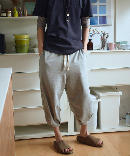 WOOALONG(ウアロン)の「Balloon capri sweat pants -MELANGE GREY(スウェットパンツ・メンズ・グレー・SMALL/MEDIUM/LARGE)」の4枚目の写真
