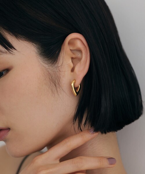 COCOSHNIK ONKITSCH(ココシュニックオンキッチュ)の「シルバー ハギーフープ ドロップピアス GP(ピアス(両耳用)・レディース・ゴールド・00)」の9枚目の写真