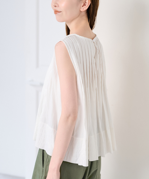 U by SPICK&SPAN（ユーバイスピックアンドスパン）の「《追加》UBY Spick & Span タックブラウス 2（シャツ/ブラウス・レディース・ホワイト/ブラック・FREE）」の3枚目の写真