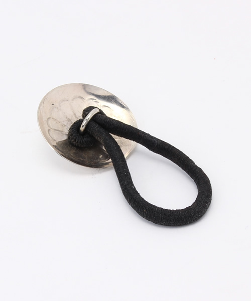 Chez toi（シェトワ）の「HARPO/コンチョヘアゴム（ヘアゴム・レディース・シルバー・FREE）」の3枚目の写真