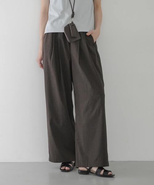 URBAN RESEARCH Sonny Label(アーバンリサーチサニーレーベル)の「機能素材イージーワイドパンツ(その他パンツ・レディース・チャコールグレー/アイボリー/ブラック・38/36)」の3枚目の写真