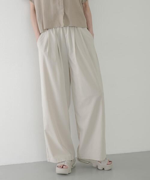 URBAN RESEARCH Sonny Label(アーバンリサーチサニーレーベル)の「機能素材イージーワイドパンツ(その他パンツ・レディース・チャコールグレー/アイボリー/ブラック・38/36)」の8枚目の写真