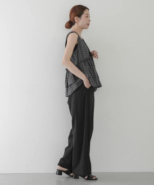 URBAN RESEARCH Sonny Label(アーバンリサーチサニーレーベル)の「機能素材イージーワイドパンツ(その他パンツ・レディース・チャコールグレー/アイボリー/ブラック・38/36)」の9枚目の写真