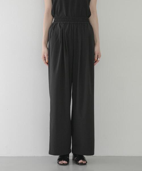 URBAN RESEARCH Sonny Label(アーバンリサーチサニーレーベル)の「機能素材イージーワイドパンツ(その他パンツ・レディース・チャコールグレー/アイボリー/ブラック・38/36)」の10枚目の写真