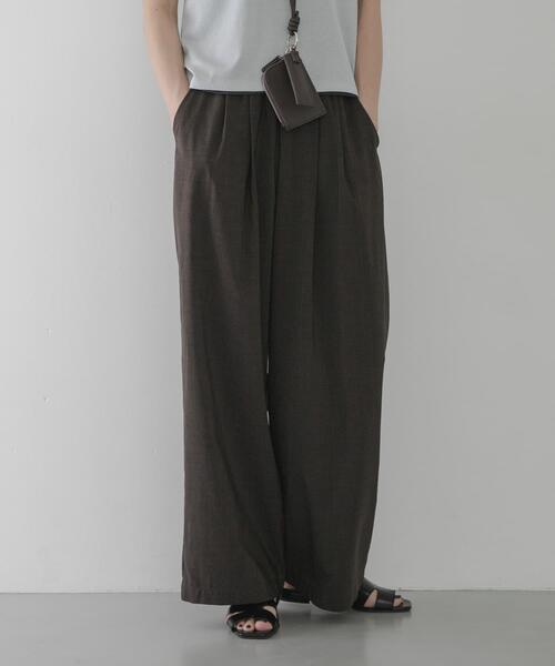 URBAN RESEARCH Sonny Label(アーバンリサーチサニーレーベル)の「機能素材イージーワイドパンツ(その他パンツ・レディース・チャコールグレー/アイボリー/ブラック・38/36)」の15枚目の写真