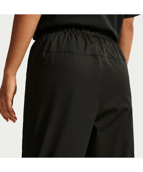 NIKE（ナイキ）の「NIKE/ナイキ WS ESSNTL ﾙｰｽﾞ ﾄﾗｯｸ PAN（その他パンツ・レディース・ベージュ/ブラック・S/M/L/XL）」の6枚目の写真