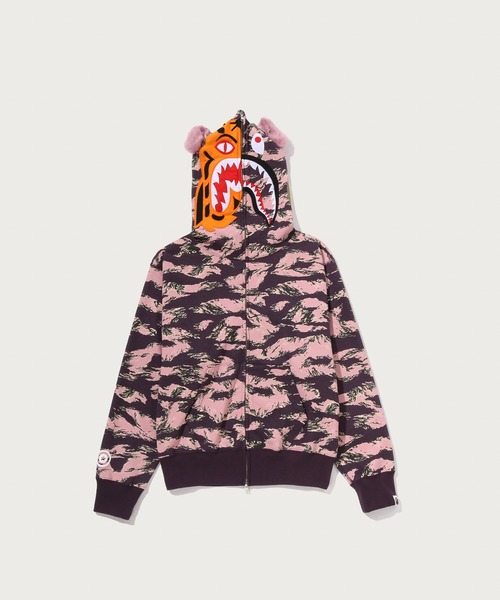 A BATHING APE（アベイシングエイプ）の「TIGER CAMO TIGER SHARK FULL ZIP HOODIE（パーカー・レディース・ベージュ/ピンク・SMALL/MEDIUM）」の2枚目の写真
