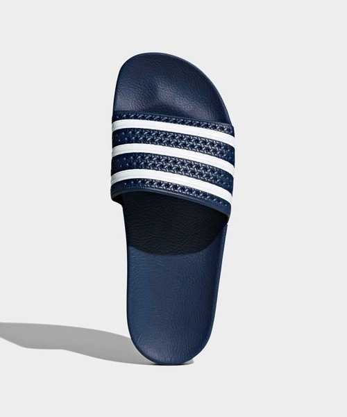 adidas（アディダス）の「オリジナルス アディレッタ ［ADILETTE］アディダスオリジナルス（サンダル・メンズ・ブルー・22.5cm/23.5cm/24.5cm/25.5cm/26.5cm/27.5cm/28.5cm/29.5cm/30.5cm）」の2枚目の写真