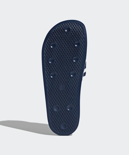 adidas（アディダス）の「オリジナルス アディレッタ ［ADILETTE］アディダスオリジナルス（サンダル・メンズ・ブルー・22.5cm/23.5cm/24.5cm/25.5cm/26.5cm/27.5cm/28.5cm/29.5cm/30.5cm）」の3枚目の写真