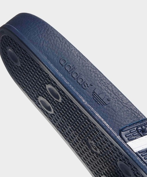 adidas（アディダス）の「オリジナルス アディレッタ ［ADILETTE］アディダスオリジナルス（サンダル・メンズ・ブルー・22.5cm/23.5cm/24.5cm/25.5cm/26.5cm/27.5cm/28.5cm/29.5cm/30.5cm）」の7枚目の写真