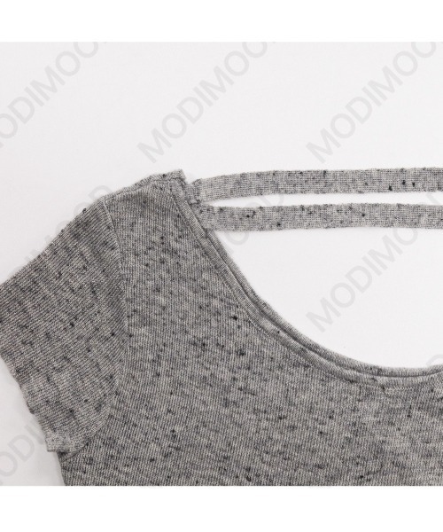 modimood(モディムード)の「ソフトアシンメトリー2WAYツイストニットトップ(Tシャツ/カットソー・レディース・グレー・FREE)」の17枚目の写真