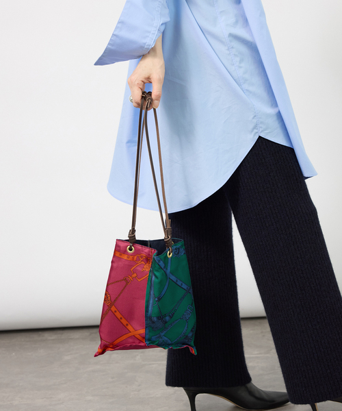 VERMEIL par iena（ヴェルメイユパーイエナ）の「manipuri マニプリ リバーシブルプリントトートS H21 xW14cm 163252002（トートバッグ・レディース・レッド・FREE）」の3枚目の写真