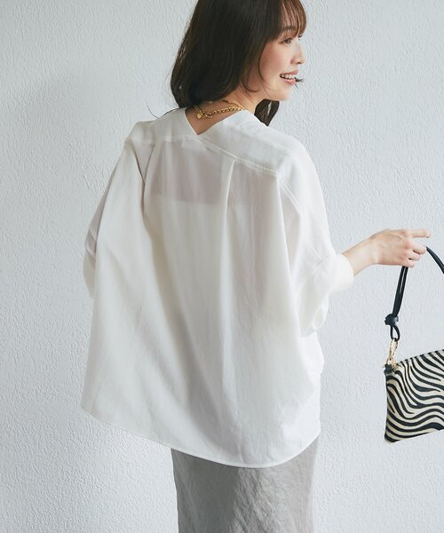 La boutique BonBon(ラブティックボンボン)の「ストレッチジョーゼットシャツカーデ(シャツ/ブラウス・レディース・オフホワイト/チャコールグレー・FREE)」の5枚目の写真