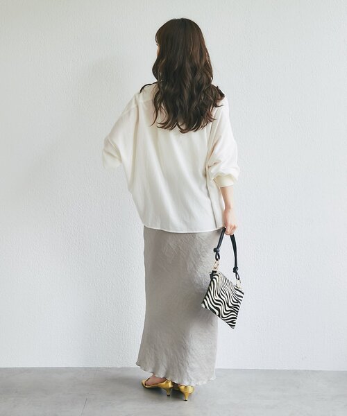 La boutique BonBon(ラブティックボンボン)の「ストレッチジョーゼットシャツカーデ(シャツ/ブラウス・レディース・オフホワイト/チャコールグレー・FREE)」の9枚目の写真