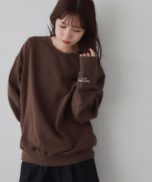 DISCOAT(ディスコート)の「ワンポイント刺繍カラースウェット《ユニセックス》(Tシャツ/カットソー・レディース・イエロー/パープル/ブラウン・MEDIUM/LARGE)」の4枚目の写真