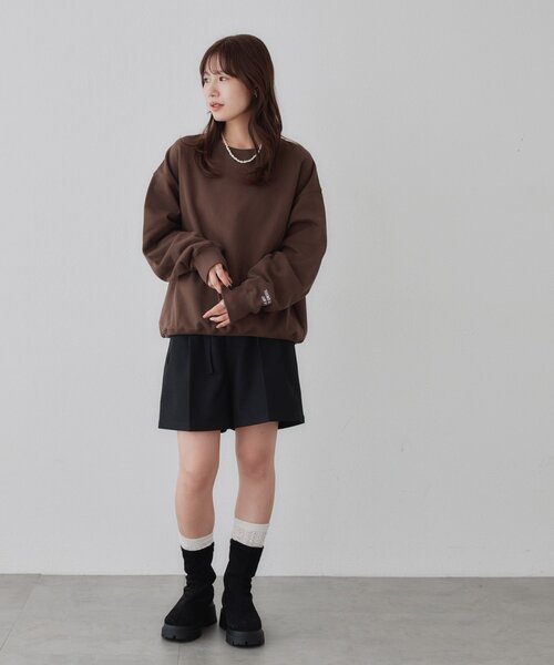 DISCOAT(ディスコート)の「ワンポイント刺繍カラースウェット《ユニセックス》(Tシャツ/カットソー・レディース・イエロー/パープル/ブラウン・MEDIUM/LARGE)」の5枚目の写真