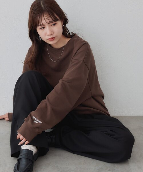 DISCOAT(ディスコート)の「ワンポイント刺繍カラースウェット《ユニセックス》(Tシャツ/カットソー・レディース・イエロー/パープル/ブラウン・MEDIUM/LARGE)」の7枚目の写真