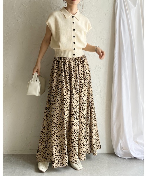She's Closet（シーズクローゼット）の「フレンチスリーブ ショート丈 襟付き コクーンポロニットベスト（ベスト・レディース・チャコールグレー/ブラウン/アイボリー/レッド/ブラック・FREE）」の11枚目の写真