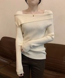 ボートネック長袖ニットセーター