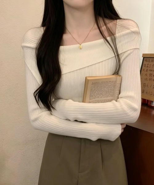 Aelina(エリナ)の「ボートネック長袖ニットセーター(ニット/セーター・レディース・ベージュ/ホワイト/グレー/レッド/モカ/ブラック・FREE)」の12枚目の写真
