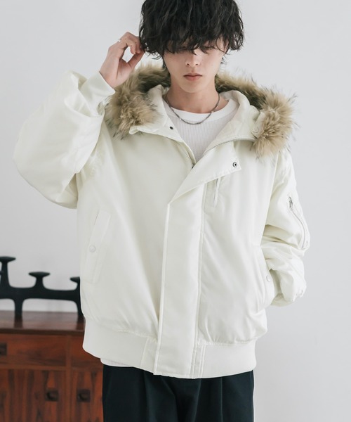 Rocky Monroe(ロッキーモンロー)の「オーバーサイズ DEWSPO N-2Bフライトミリタリー中綿ジャケット/ファーフードブルゾン(ミリタリージャケット・メンズ・ブラック/ホワイト/カーキ/ネイビー/ワイン・XL/M/L)」の2枚目の写真