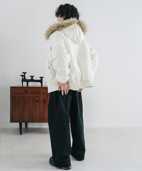Rocky Monroe(ロッキーモンロー)の「オーバーサイズ DEWSPO N-2Bフライトミリタリー中綿ジャケット/ファーフードブルゾン(ミリタリージャケット・メンズ・ブラック/ホワイト/カーキ/ネイビー/ワイン・XL/M/L)」の9枚目の写真