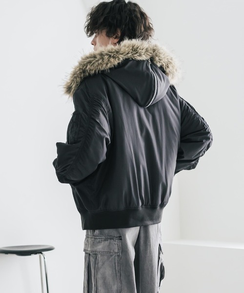 Rocky Monroe(ロッキーモンロー)の「オーバーサイズ DEWSPO N-2Bフライトミリタリー中綿ジャケット/ファーフードブルゾン(ミリタリージャケット・メンズ・ブラック/ホワイト/カーキ/ネイビー/ワイン・XL/M/L)」の16枚目の写真
